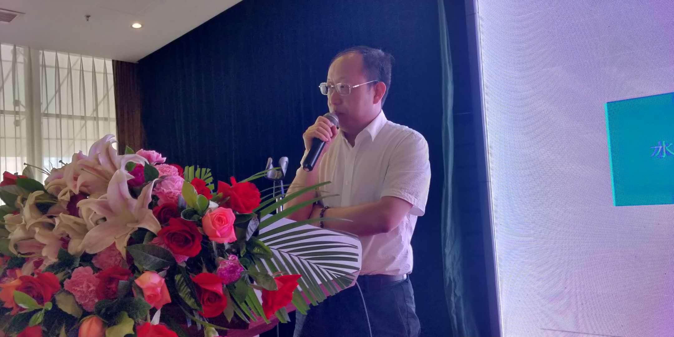 李總.jpg 李總.jpg